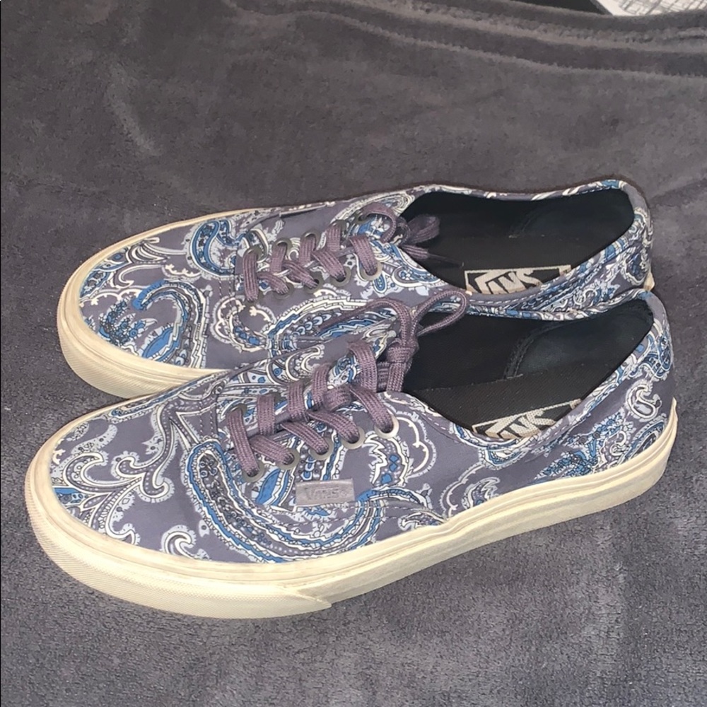 Women paisley Vans 7.0 Men 8.5 women